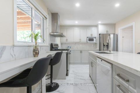 Photo 10 at 4 Fennimore Crescent, Jane Heights, Toronto