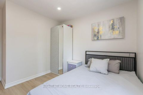 Photo 17 at 4 Fennimore Crescent, Jane Heights, Toronto