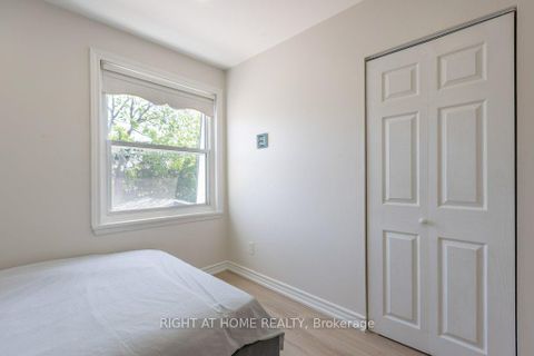 Photo 18 at 4 Fennimore Crescent, Jane Heights, Toronto