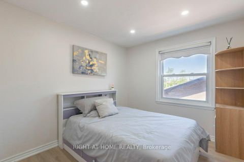 Photo 19 at 4 Fennimore Crescent, Jane Heights, Toronto