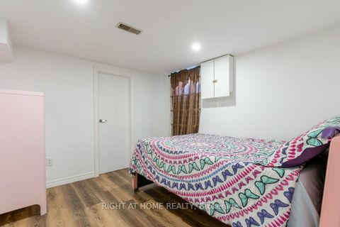 Photo 34 at 4 Fennimore Crescent, Jane Heights, Toronto