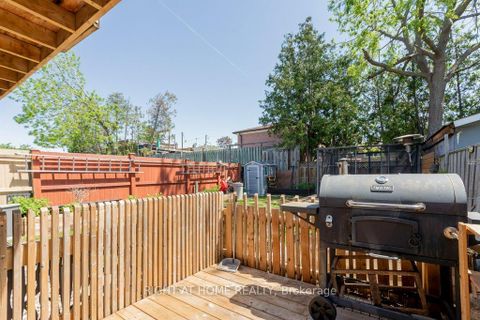 Photo 39 at 4 Fennimore Crescent, Jane Heights, Toronto