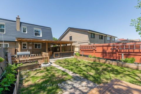 Photo 43 at 4 Fennimore Crescent, Jane Heights, Toronto