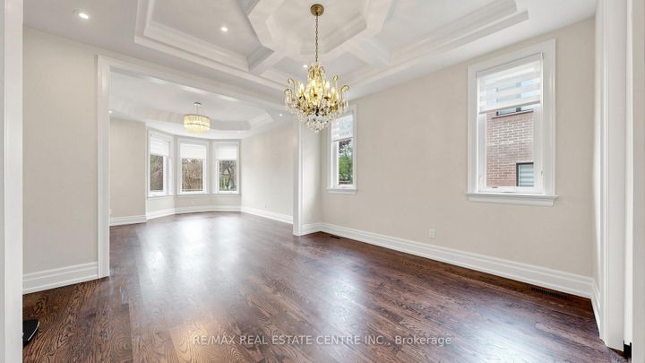 Photo 4 at 1496 Mansfield Drive, CP College Park, Oakville