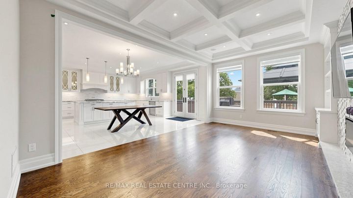 Photo 6 at 1496 Mansfield Drive, CP College Park, Oakville