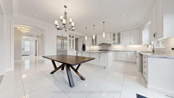 Photo 8 at 1496 Mansfield Drive, CP College Park, Oakville