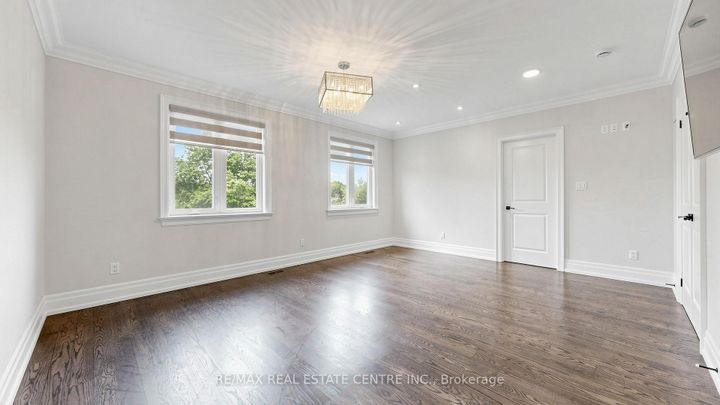 Photo 17 at 1496 Mansfield Drive, CP College Park, Oakville