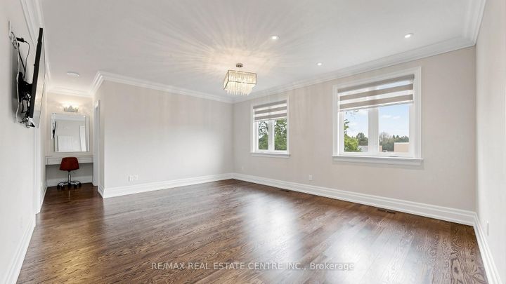 Photo 18 at 1496 Mansfield Drive, CP College Park, Oakville
