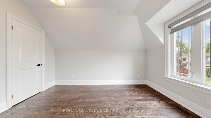 Photo 30 at 1496 Mansfield Drive, CP College Park, Oakville