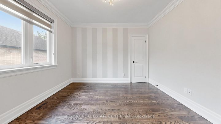 Photo 33 at 1496 Mansfield Drive, CP College Park, Oakville