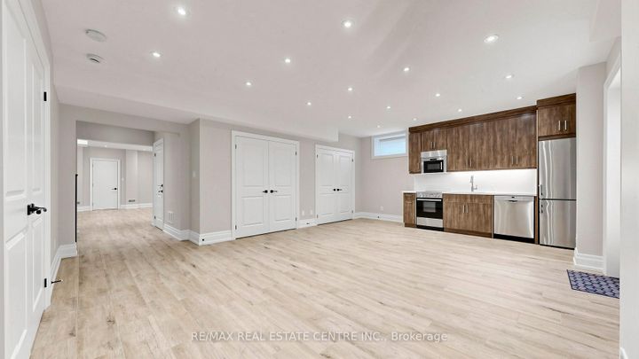 Photo 38 at 1496 Mansfield Drive, CP College Park, Oakville
