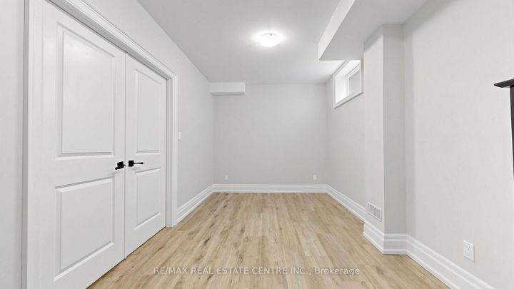 Photo 43 at 1496 Mansfield Drive, CP College Park, Oakville