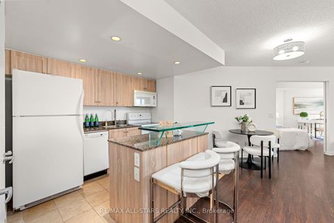 Photo 7 at 804 - 208 Queens Quay W, Waterfront Communities C1, Toronto