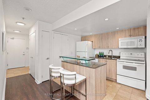 Photo 10 at 804 - 208 Queens Quay W, Waterfront Communities C1, Toronto