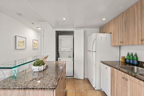 Photo 11 at 804 - 208 Queens Quay W, Waterfront Communities C1, Toronto