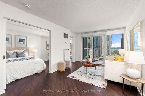 Photo 12 at 804 - 208 Queens Quay W, Waterfront Communities C1, Toronto