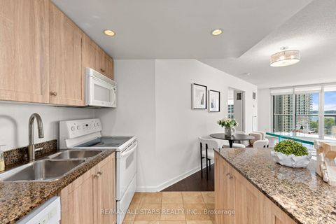 Photo 13 at 804 - 208 Queens Quay W, Waterfront Communities C1, Toronto
