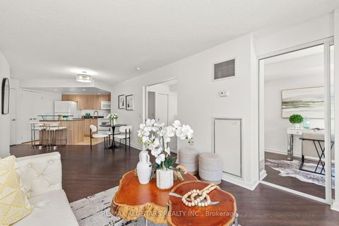 Photo 16 at 804 - 208 Queens Quay W, Waterfront Communities C1, Toronto