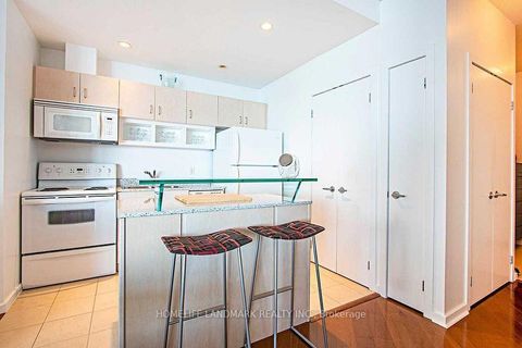 Photo 11 at 3409 - 208 Queens Quay W, Waterfront Communities C1, Toronto