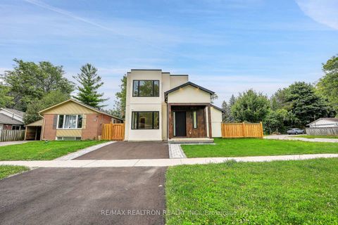 Photo 1 at 105 Murray Drive, Aurora Highlands, Aurora