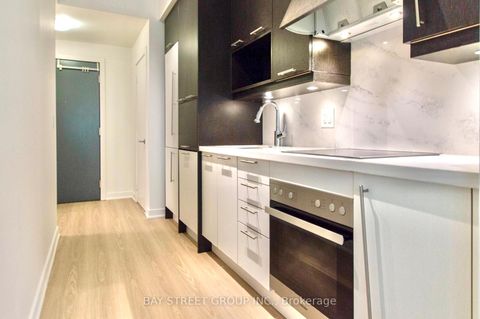 Photo 13 at 203 - 199 Richmond Street W, Waterfront Communities C1, Toronto