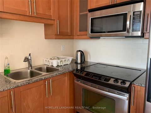 Photo 4 at 702 - 18 Holmes Avenue, Willowdale East, Toronto