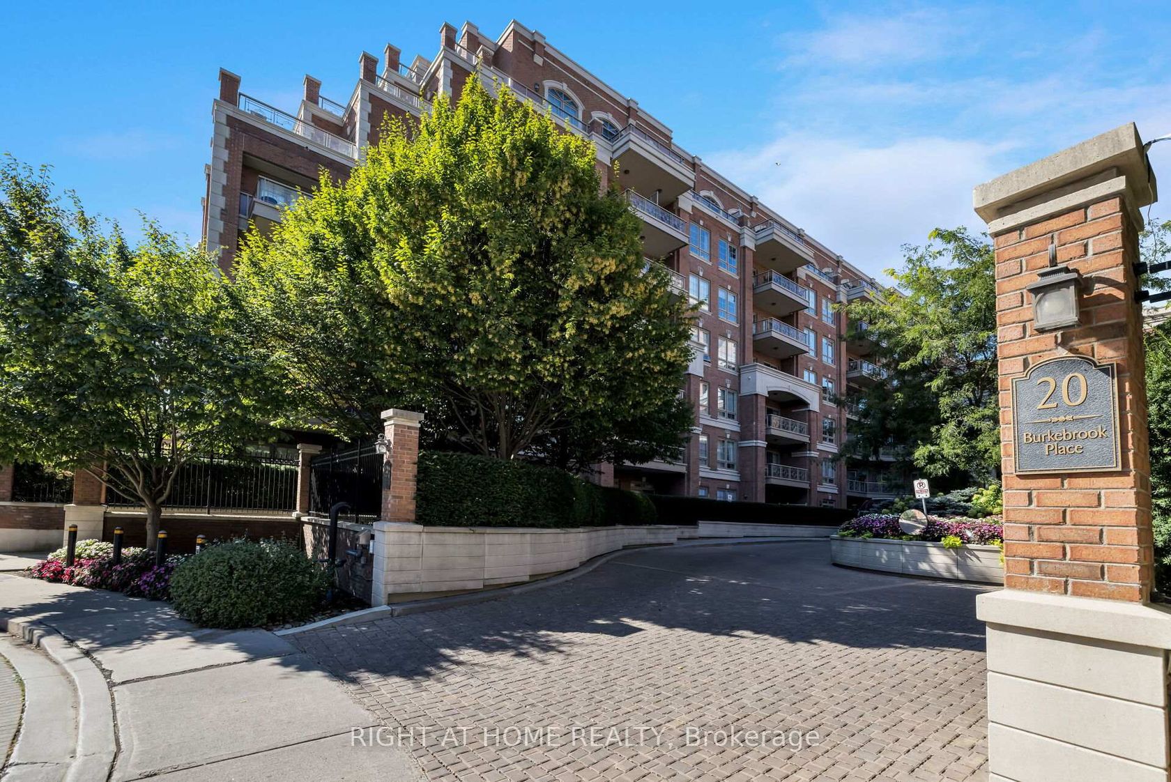 306 - 20 Burkebrook Place, York Mills, Toronto photo 5