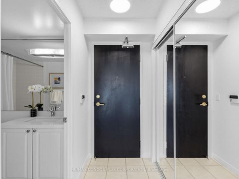 Photo 2 at 1012 - 18 Yonge Street, Waterfront Communities C1, Toronto