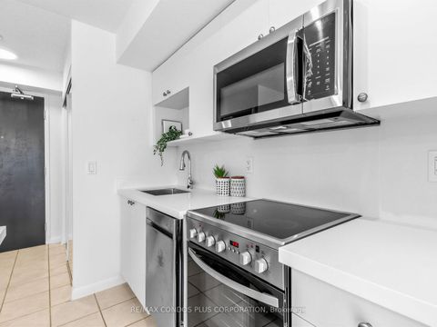 Photo 11 at 1012 - 18 Yonge Street, Waterfront Communities C1, Toronto