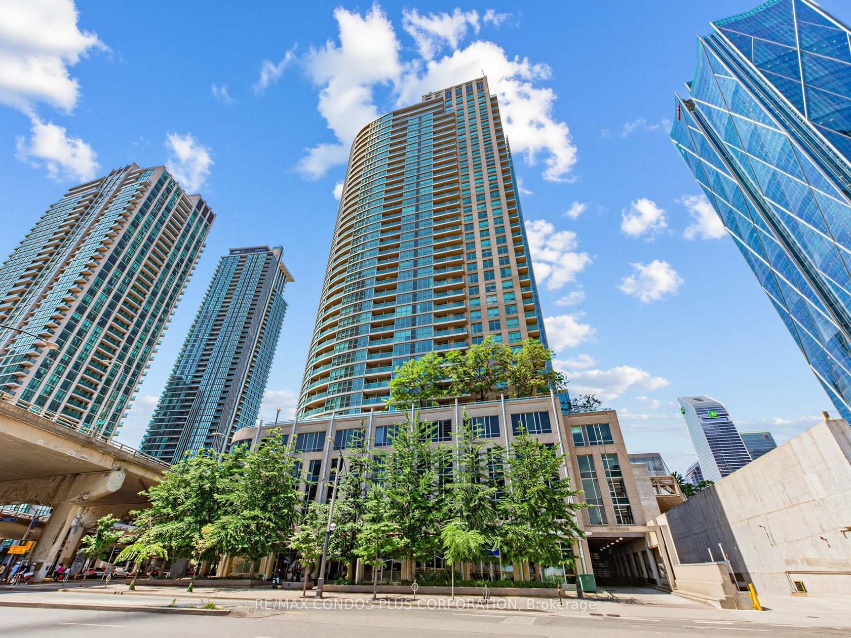 1012 - 18 Yonge Street, Waterfront Communities C1, Toronto photo number 2