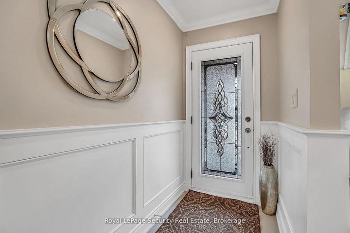 Photo 4 at 67 Northland Avenue, Smythe, Toronto