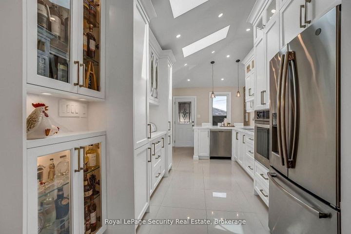 Photo 14 at 67 Northland Avenue, Smythe, Toronto
