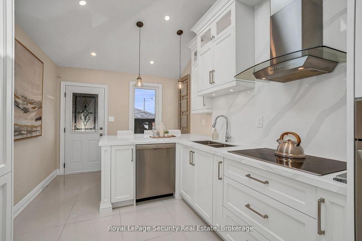 Photo 15 at 67 Northland Avenue, Smythe, Toronto