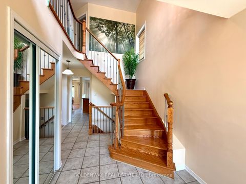 Photo 2 at 20 Green Ash Terrace, West Hill, Toronto