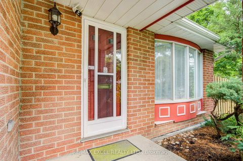 Photo 3 at 176 Goldhawk Trail, Milliken, Toronto