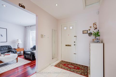 Photo 4 at 176 Goldhawk Trail, Milliken, Toronto