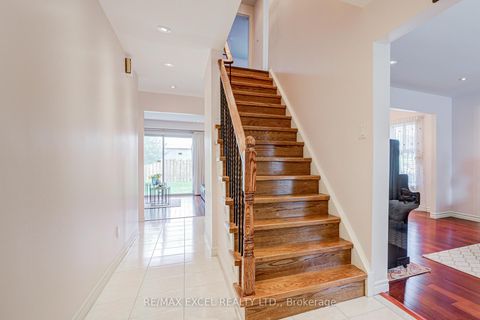 Photo 5 at 176 Goldhawk Trail, Milliken, Toronto