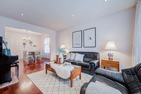 Photo 7 at 176 Goldhawk Trail, Milliken, Toronto
