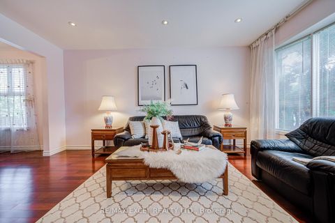 Photo 9 at 176 Goldhawk Trail, Milliken, Toronto