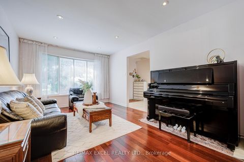 Photo 10 at 176 Goldhawk Trail, Milliken, Toronto