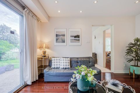 Photo 18 at 176 Goldhawk Trail, Milliken, Toronto