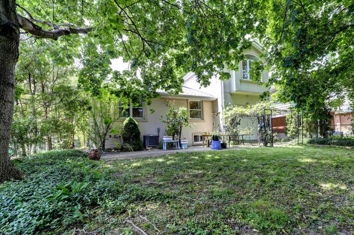 Photo 34 at 27 Shadwick Drive, Richview, Toronto