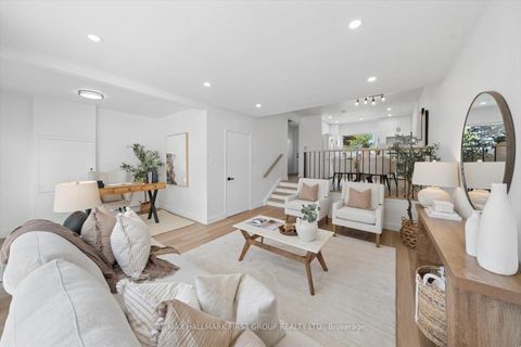Photo 3 at 128 - 30 Venetian Crescent, Jane Heights, Toronto