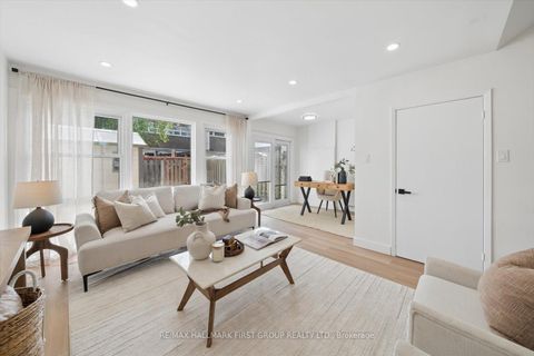 Photo 4 at 128 - 30 Venetian Crescent, Jane Heights, Toronto