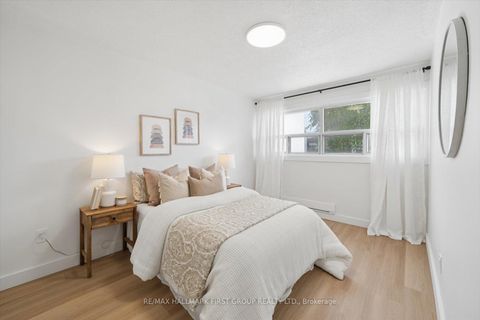 Photo 12 at 128 - 30 Venetian Crescent, Jane Heights, Toronto
