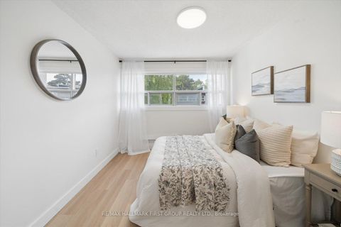 Photo 14 at 128 - 30 Venetian Crescent, Jane Heights, Toronto