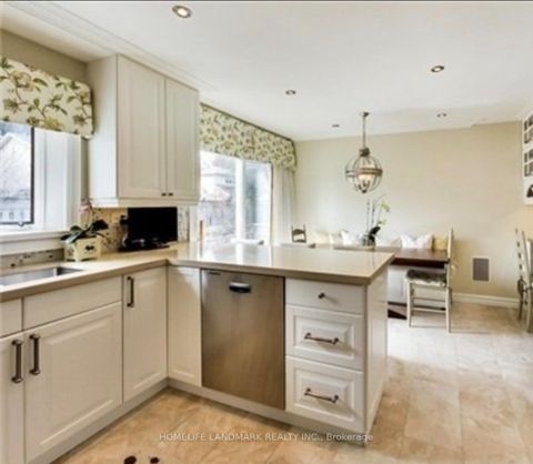Photo 4 at 15 Tofino Crescent, Don Mills, Toronto