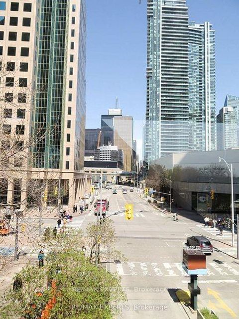 Photo 1 at 1013 - 33 Harbour Square, Waterfront Communities C1, Toronto