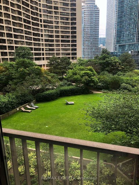 Photo 23 at 1013 - 33 Harbour Square, Waterfront Communities C1, Toronto