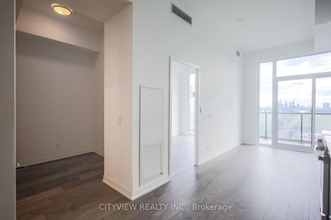Photo 10 at 1121 - 285 Dufferin Street, South Parkdale, Toronto